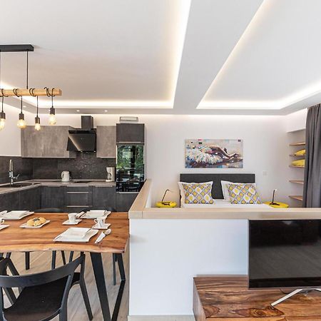 5 Bedroom Cozy Home In Okrug Donji Donji Okrug (Ciovo) Exterior foto