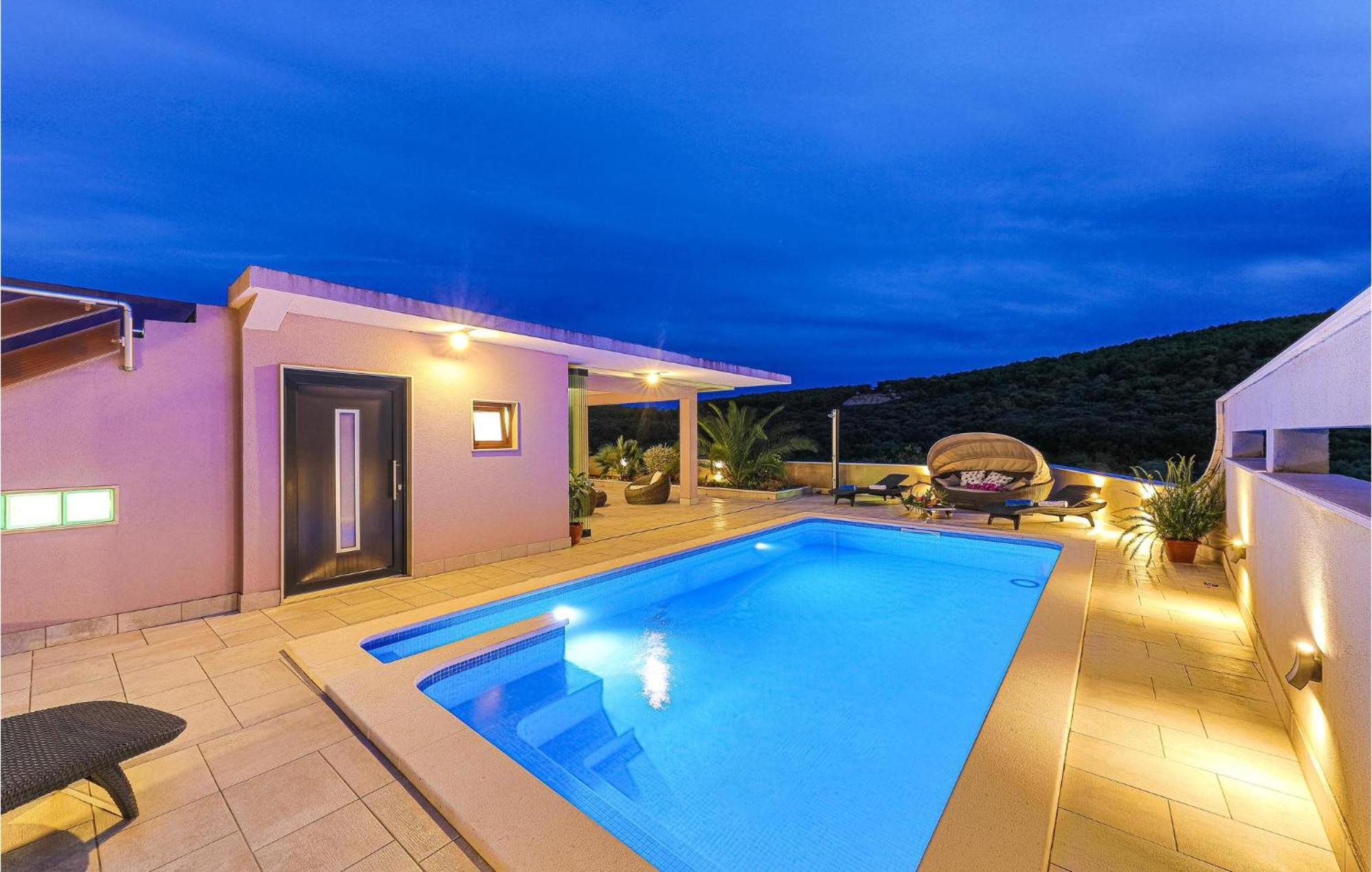 5 Bedroom Cozy Home In Okrug Donji Donji Okrug (Ciovo) Exterior foto