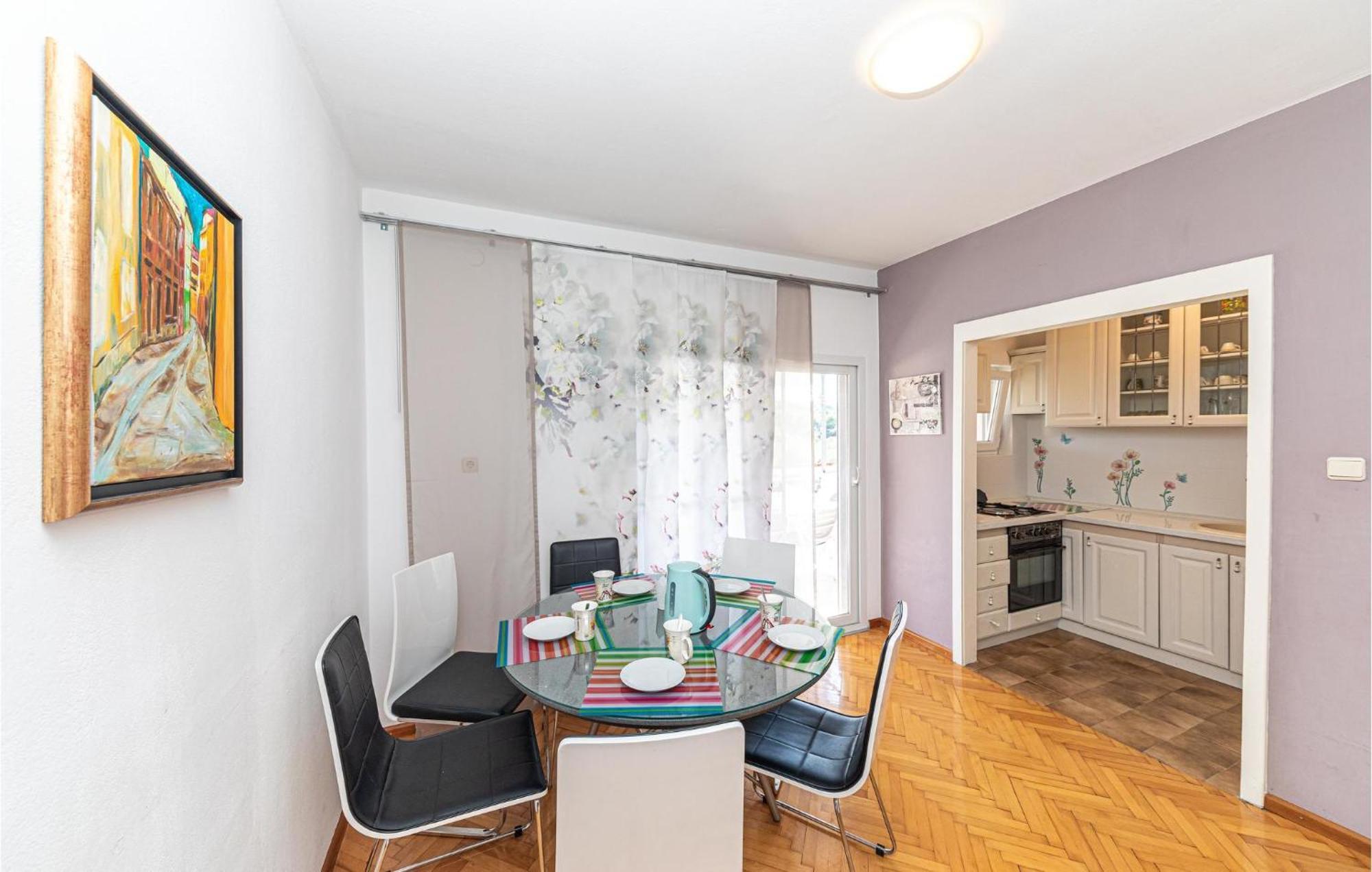 5 Bedroom Cozy Home In Okrug Donji Donji Okrug (Ciovo) Exterior foto
