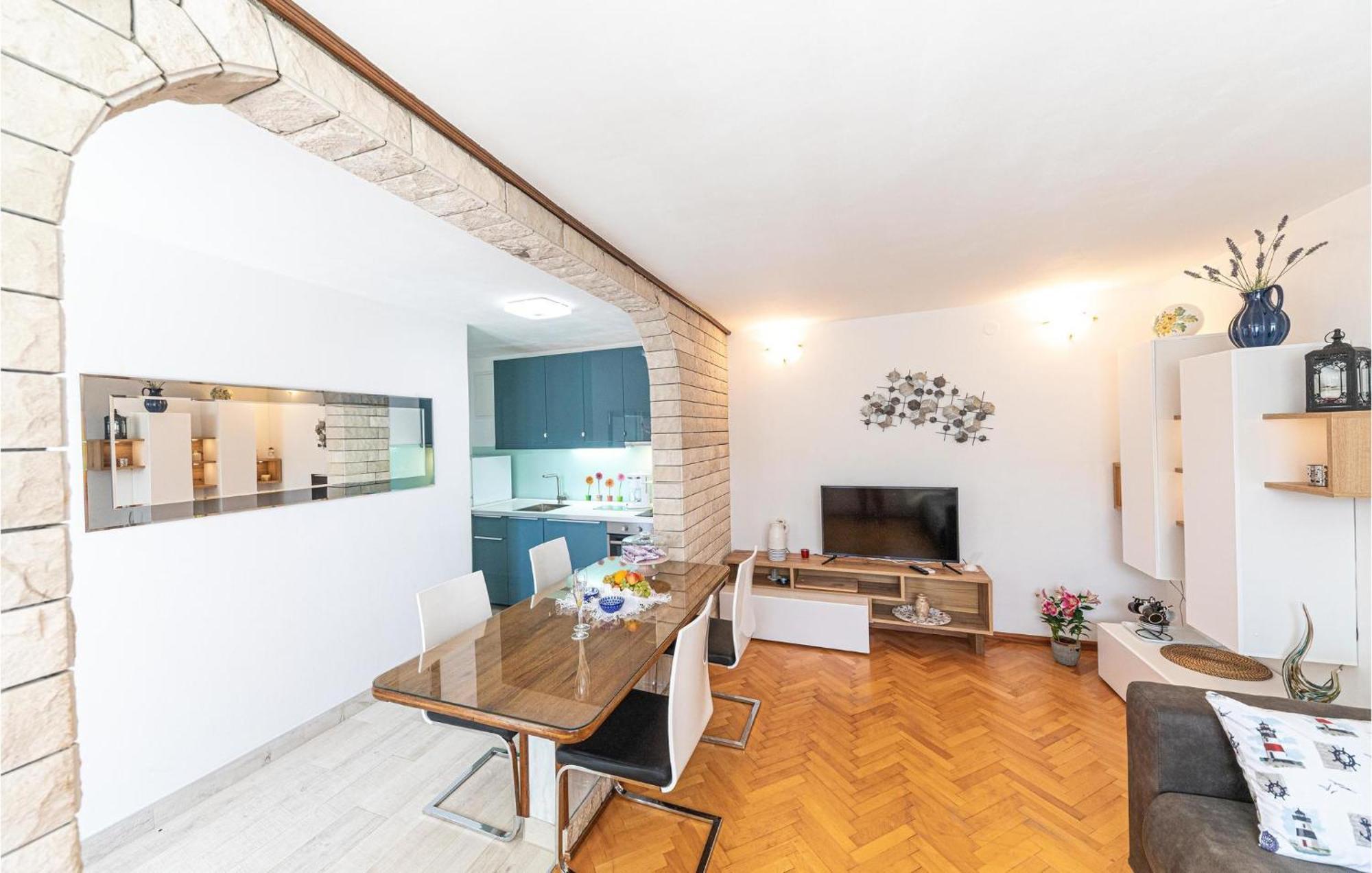 5 Bedroom Cozy Home In Okrug Donji Donji Okrug (Ciovo) Exterior foto