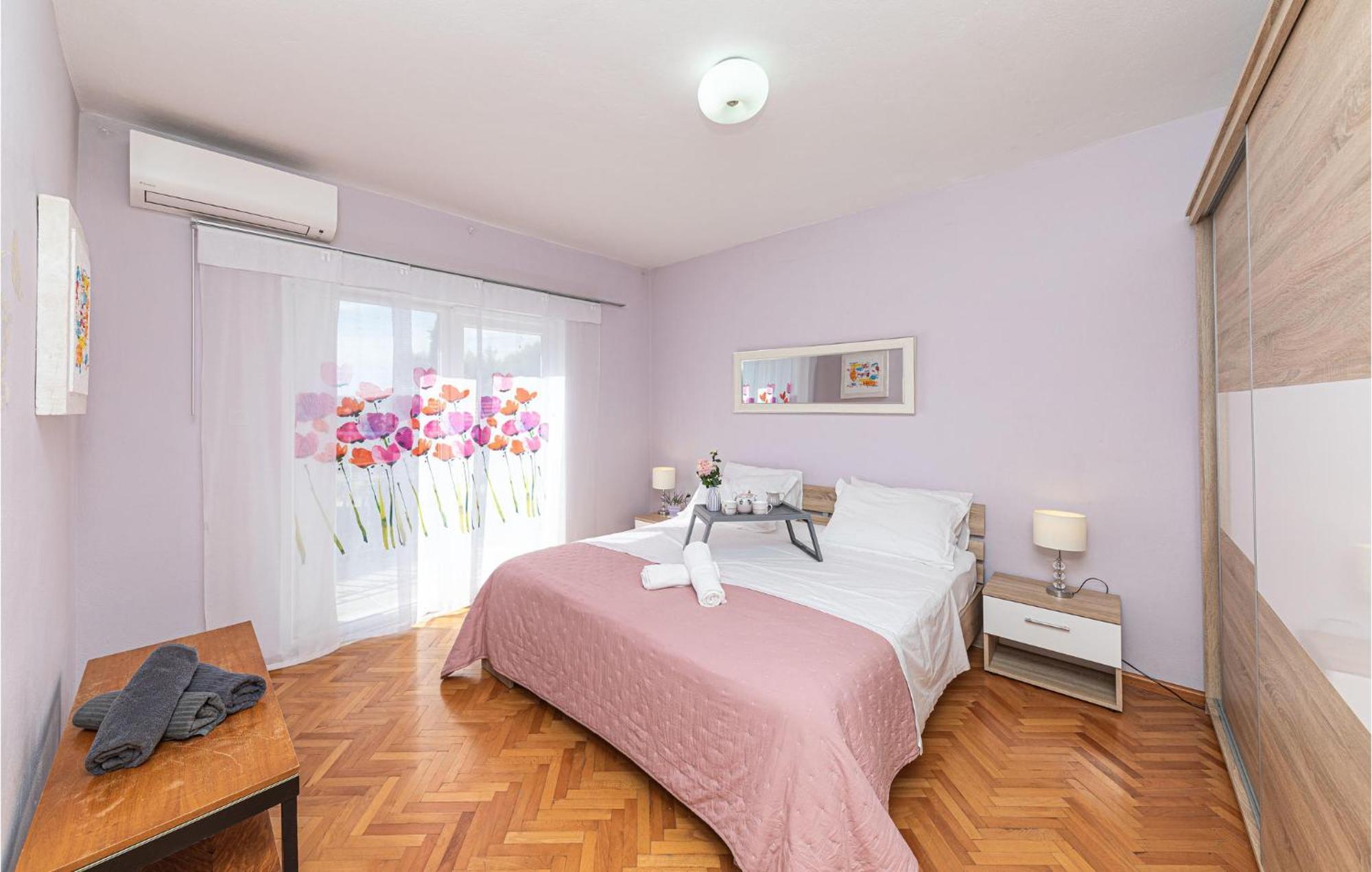 5 Bedroom Cozy Home In Okrug Donji Donji Okrug (Ciovo) Exterior foto